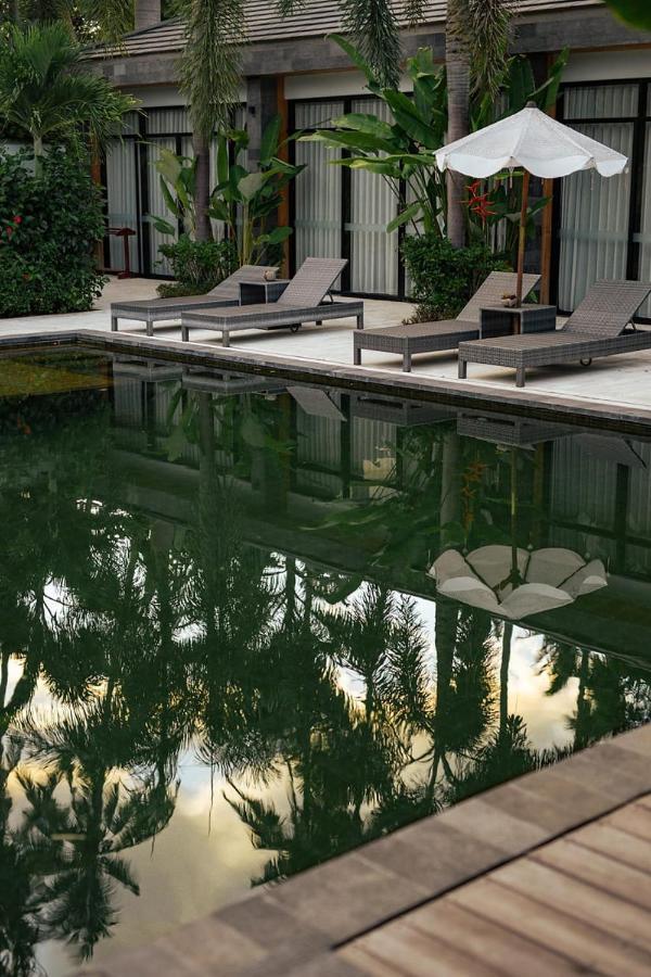 Hotel Le Chien Rouge Lovina Esterno foto